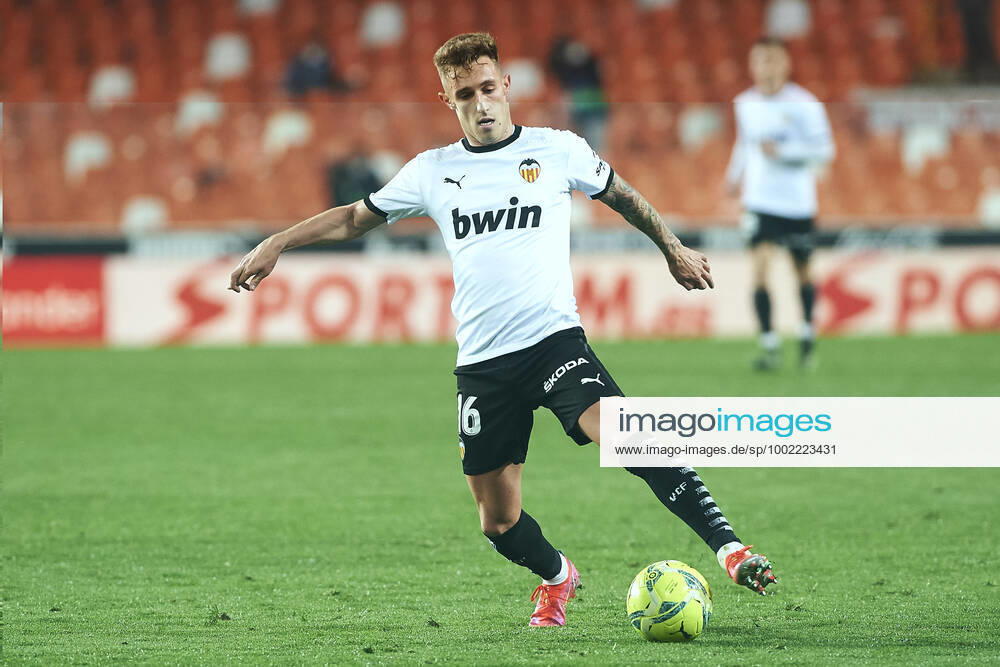 Valencia, Spain, Mestalla, FC Valencia vs VC Villarreal La Liga, Alex Blanco FC Valencia in action photo EU Images Online in match use limited to 45 images 15 in extra time Valencia Mestalla Spain eu-images-584