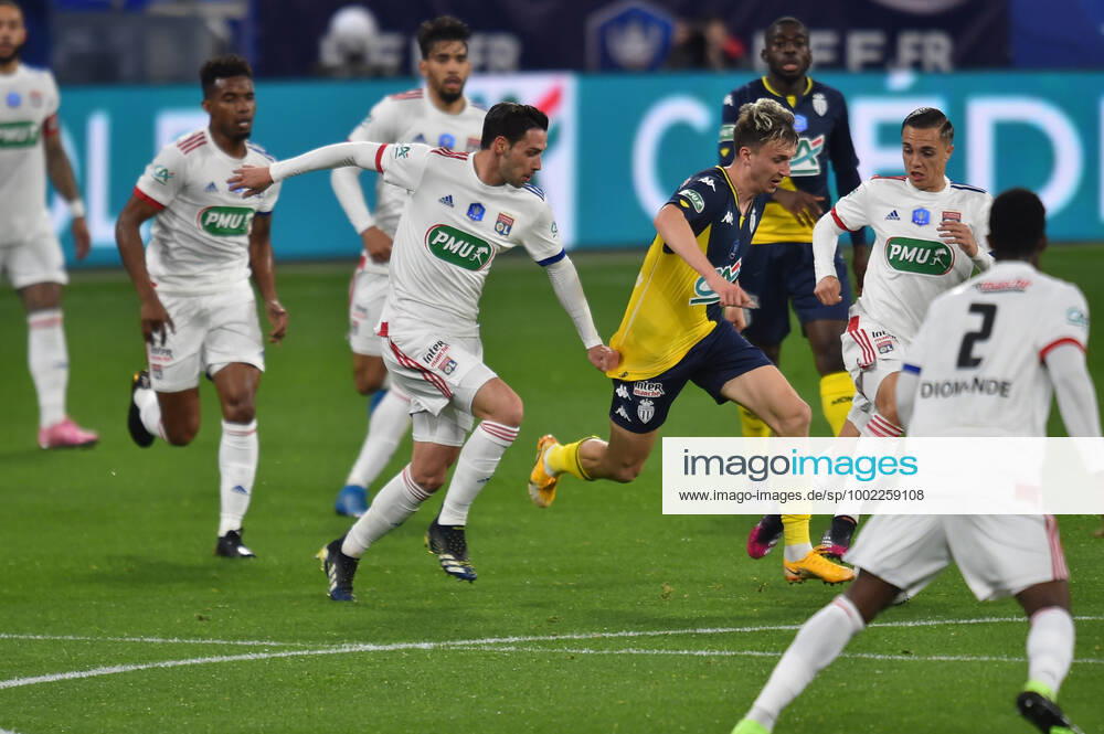 Mattia De Sciglio (lyon) vs Aleksander Golovin (monaco) FOOTBALL : Olympique Lyonnais vs AS Monaco - 1 4 de finale de Coupe de France - 21 04 2021 FredericChambert Panoramic