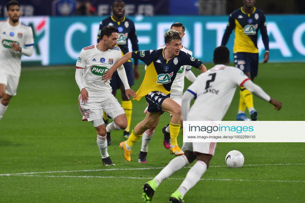 Mattia De Sciglio (lyon) vs Aleksander Golovin (monaco) FOOTBALL : Olympique Lyonnais vs AS Monaco - 1 4 de finale de Coupe de France - 21 04 2021 FredericChambert Panoramic