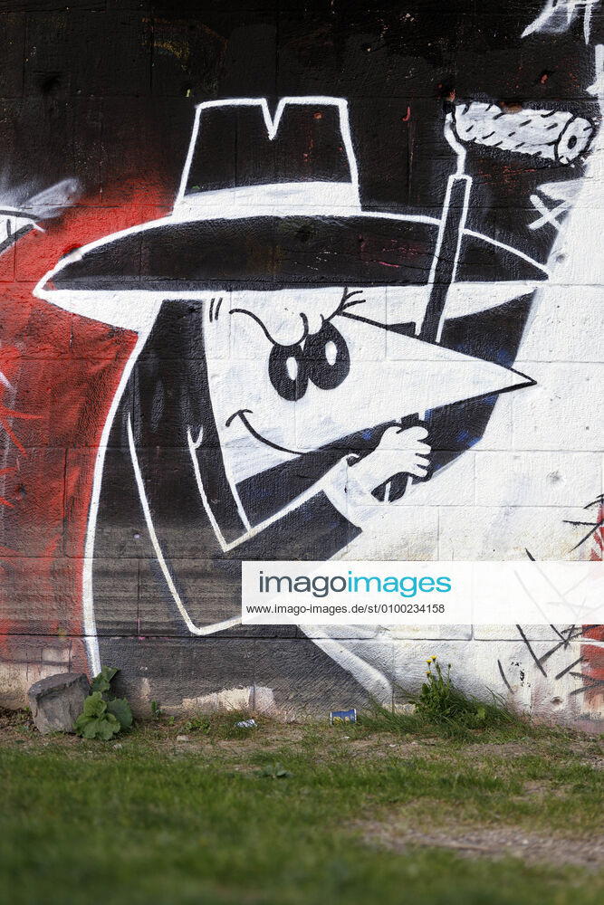 A grafitti with agents of the comic strip Spy Spy at a bridge in Deutz Cologne, 01 05 2020 Foto:xC.xFuturexImage
