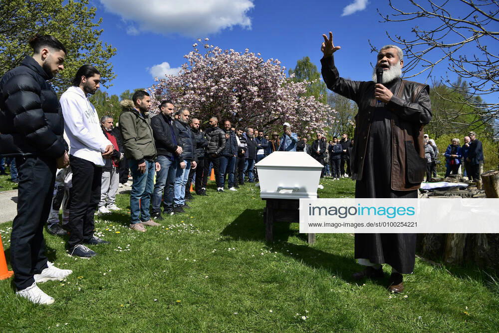 Poet Yahya Hassan to be buried at the Muslim burial ground at Vestre Kirkegaard in Aarhus V Tuesday, May 5, 2020 The 24-year-old poet was found dead in his apartment on Thursday,