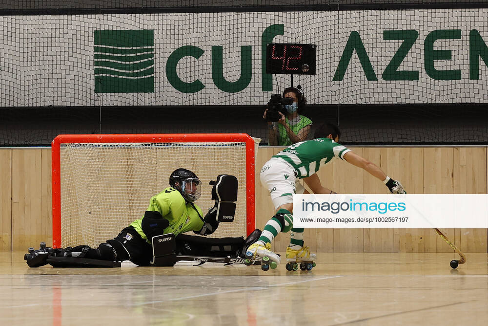 Sporting CP v OC Barcelos - Rink Hockey 1st Division Playoff Ferran Font faces Constantino Acevedo during the Rink Hockey playoffs 1st leg between Sporting CP and OC Barcelos, at Pavilhao Joao Rocha, Lisboa, Portugal, 08, May, 2021 Lisbon Portugal rico-sporting210508_npC8v