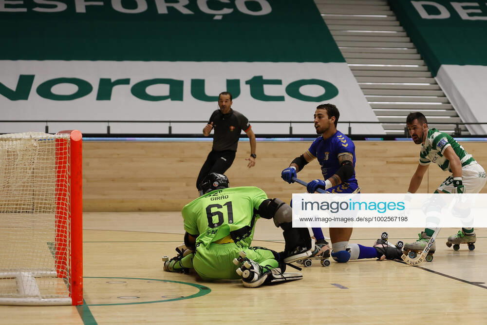 Sporting CP v OC Barcelos - Rink Hockey 1st Division Playoff Rafael Lourenco scores and ties 2-2 during the Rink Hockey playoffs 1st leg between Sporting CP and OC Barcelos, at Pavilhao Joao Rocha, Lisboa, Portugal, 08, May, 2021 Lisbon Portugal rico-sporting210508_npN4U