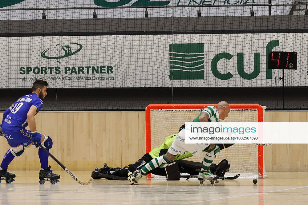 Sporting CP v OC Barcelos - Rink Hockey 1st Division Playoff Pedro Gil, deceives and scores during the Rink Hockey playoffs 1st leg between Sporting CP and OC Barcelos, at Pavilhao Joao Rocha, Lisboa, Portugal, 08, May, 2021 Lisbon Portugal rico-sporting210508_npVIr