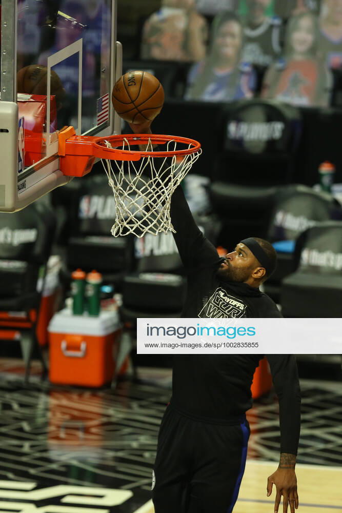 LOS ANGELES, CA - MAY 22: LA Clippers center DeMarcus Cousins (15) before the Dallas Mavericks NBA, Basketball Herren, USA first round Playoff basketball game against the Los Angeles Clippers on May 22, 2021, at Staples Center in Los Angeles, CA. (Photo by Jevone Moore Icon Sportswire) NBA: MAY 22 Mavericks at Clippers Icon210522006