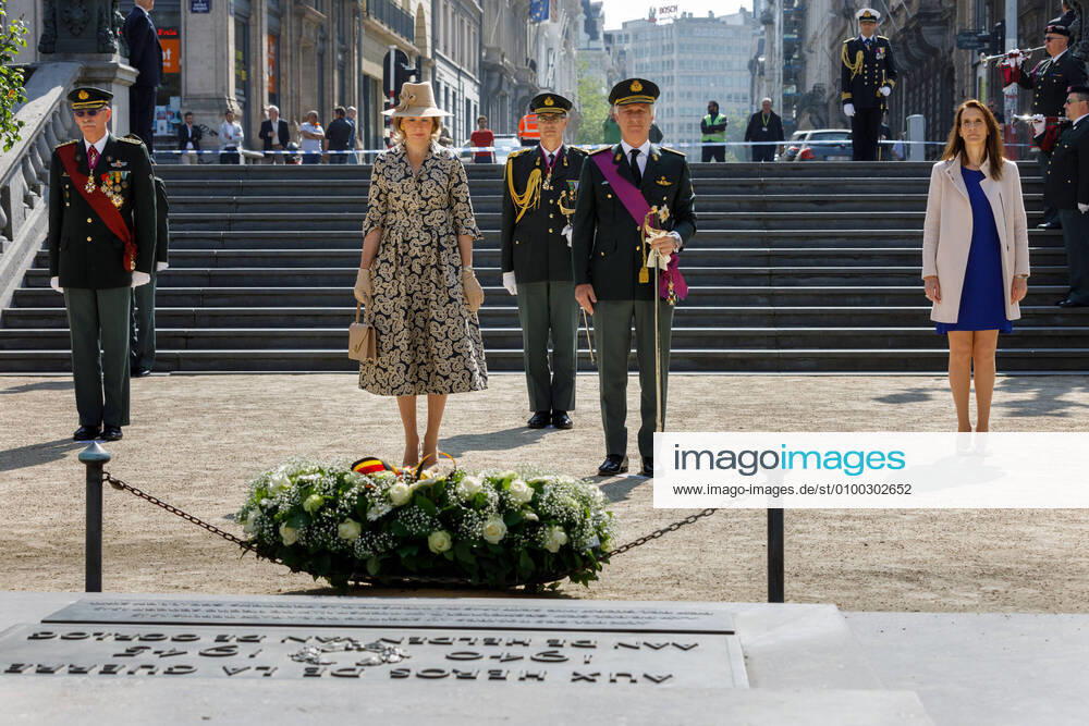 Queen Mathilde of Belgium, King Philippe - Filip of Belgium and Belgian Prime Minister Sophie Wilmes pictured during a ceremony to commemorate the 75th anniversary of the end of World War II in Europe, at the Tomb of the Unknown Soldier monument in Brussels, Friday 08 May 2020. POOLxOLIVIERxMATTHYS 2500310