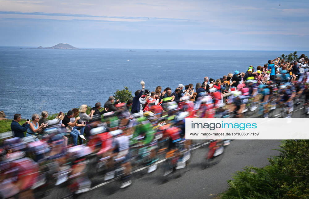 Illustration picture shows the pack of riders in action during the second stage of the 108th edition of the Tour de France cycling race, 183,5km from Perros-Guirec to Mur-de-Bretagne Guerledan, France, Sunday 27 June 2021. This year s Tour de France takes place from 26 June to 18 July 2021. DAVIDxSTOCKMAN x3020621x