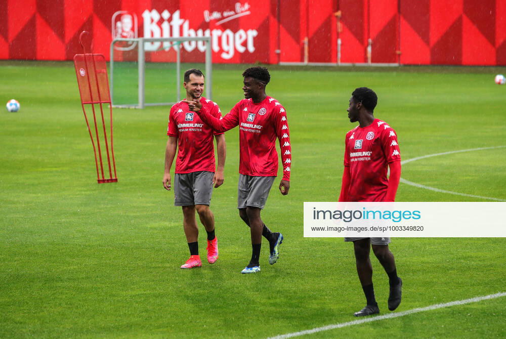 Fussball 1 Bundesliga, FSV Mainz 05 training start 2021 22, v l Kevin Stoeger FSV Mainz 05 , Anderson Lucoqui FSV Mainz 05 , Leandro Barreiro Martins FSV Mainz 05 Mainz.