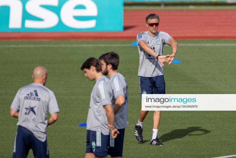 Spain s head coach Luis Enrique leads a training session at Las Rozas Soccer City in Madrid, Spain, 03 July 2021. Spain will face Italy during their UEFA EURO, EM, Europameisterschaft,Fussball 2020 semifinal soccer match at Wembley stadium next 06 July. Spain s training session !ACHTUNG: NUR REDAKTIONELLE NUTZUNG!