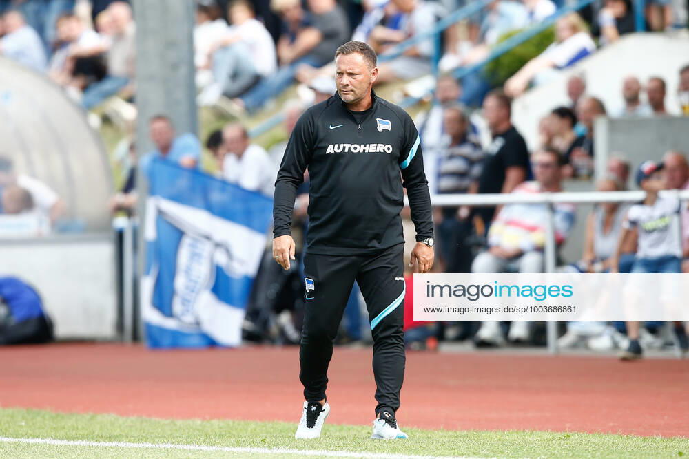 football test match, MSV Neuruppin Hertha BSC Berlin, v l Pal Dardai Hertha, coach Neuruppin