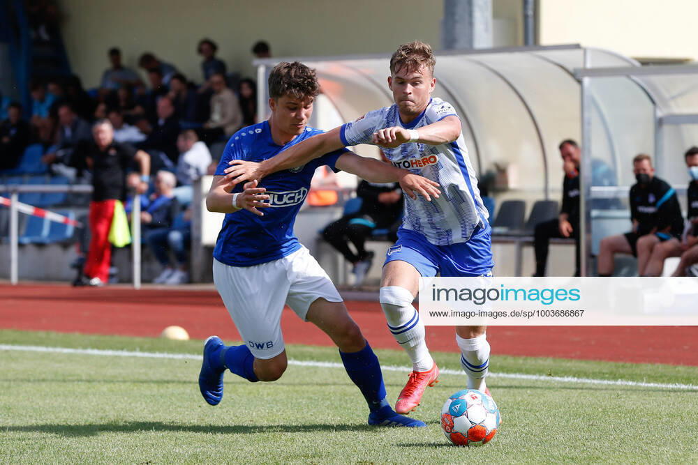 football test match, MSV Neuruppin Hertha BSC Berlin, v l Maximilian Mittelstaedt Hertha, 17 right puts himself through, duel, fight, tackle Neuruppin