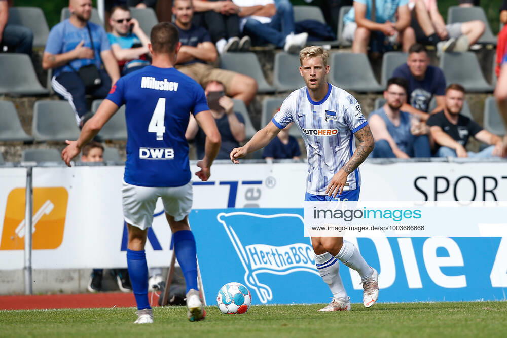 football test match, MSV Neuruppin Hertha BSC Berlin, v l Arne Arne Maier Hertha Hertha Neuruppin