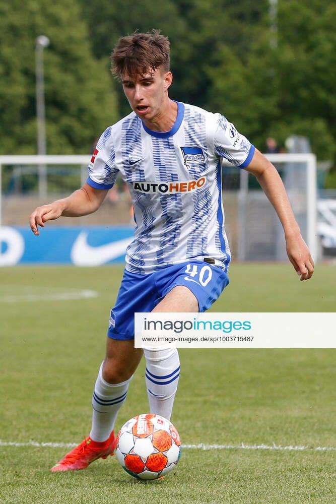 football test match, MSV Neuruppin Hertha BSC Berlin, v l Jonas Michelbrink Hertha, 40 clipping, single frame, Ganzkoerper, single frame Neuruppin