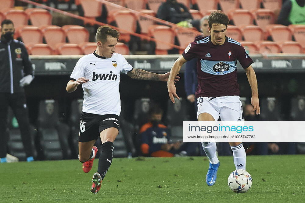Valencia, Spain, Mestalla, FC Valencia vs Celta Vigo La Liga, Denis Suarez Celta Vigo and Alex Blanco FC Valencia in duel Photo EU Images Valencia Mestalla Spain eu-images-584