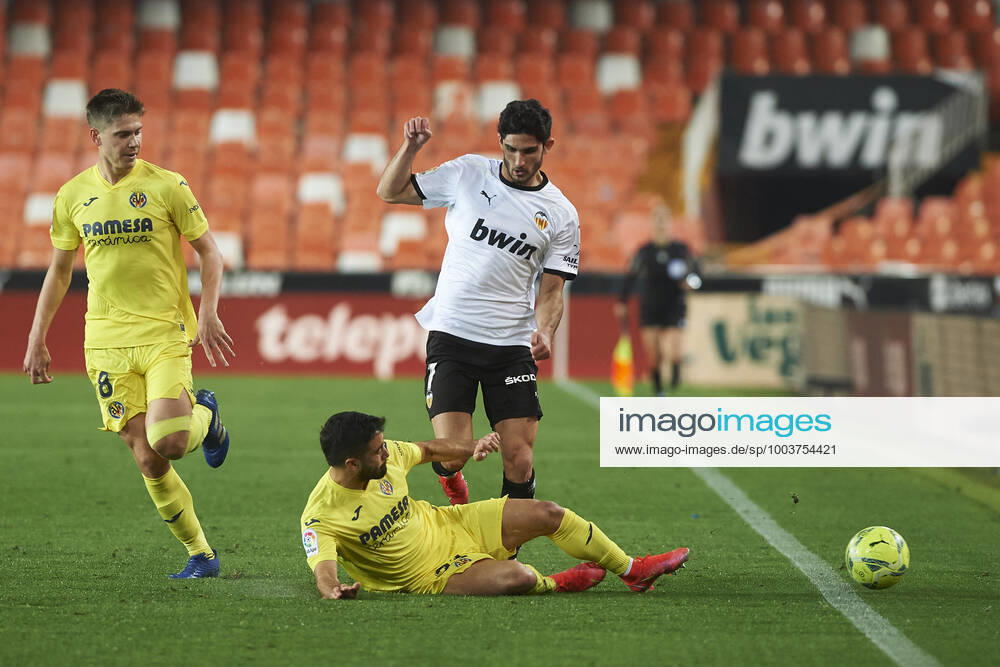 Valencia, Spain, Mestalla, FC Valencia vs VC Villarreal La Liga, Gonzalo Guedes FC Valencia and Jaume Costa FC Villarreal and Juan Foyth FC Villarreal in duel Photo EU Images Valencia Mestalla Spain eu-images-584