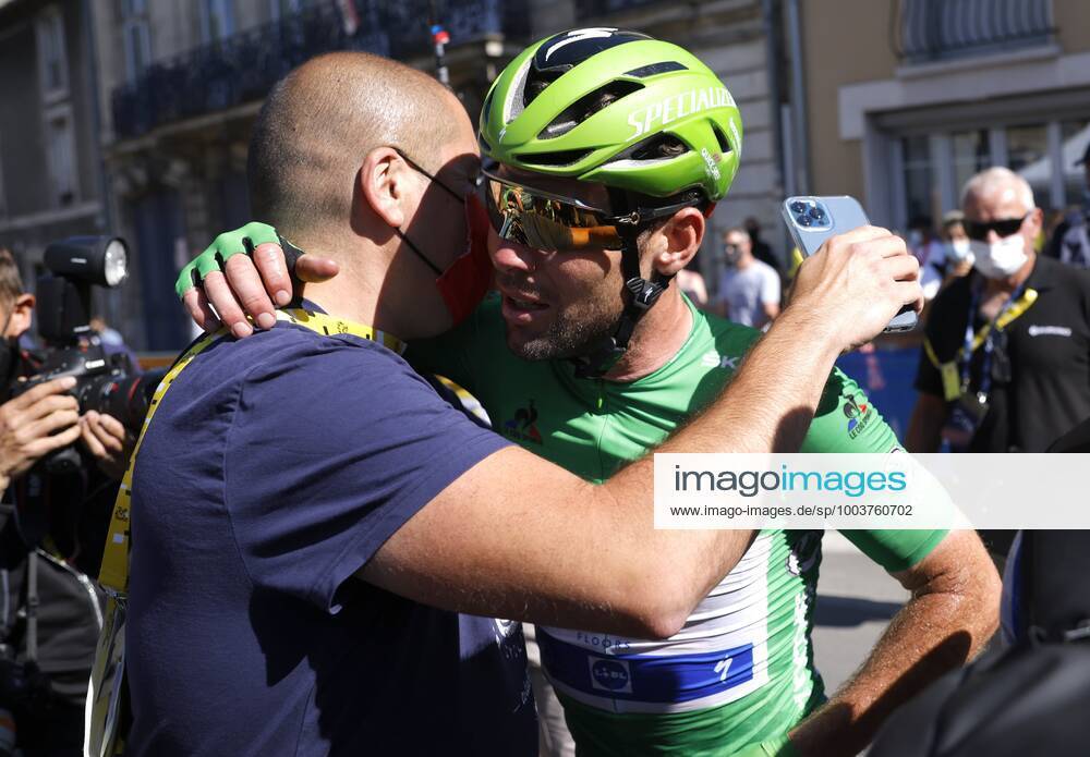 CARCASSONNE, FRANCE - JULY 09 : CAVENDISH Mark (GBR) of DECEUNINCK - QUICK-STEP celebrates the win during stage 13 of the 108th edition of the 2021 Tour de France cycling race, a stage of 219,9 kms between Nimes and Carcassonne. on July 9, 2021 in Carcassonne, France, 9 07 2021 CYCLISME : Tour de France 2021 - Etape 13 - Nimes to Carcassonne - 09 07 2021 PHOTONEWS PANORAMIC