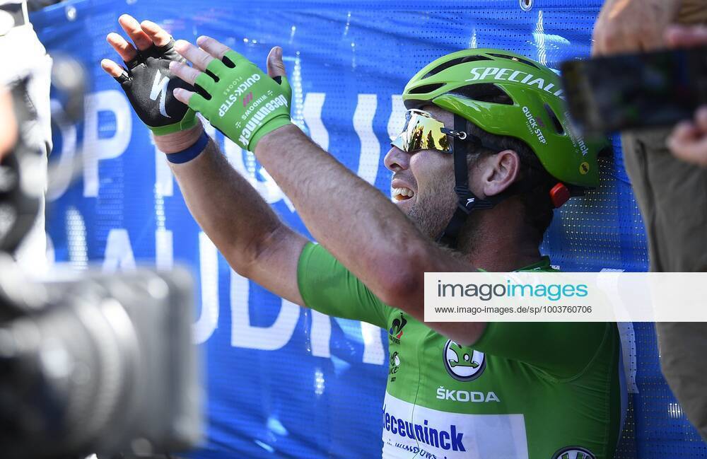CARCASSONNE, FRANCE - JULY 09 : CAVENDISH Mark (GBR) of DECEUNINCK - QUICK-STEP celebrates the win during stage 13 of the 108th edition of the 2021 Tour de France cycling race, a stage of 219,9 kms between Nimes and Carcassonne. on July 9, 2021 in Carcassonne, France, 9 07 2021 CYCLISME : Tour de France 2021 - Etape 13 - Nimes to Carcassonne - 09 07 2021 PHOTONEWS PANORAMIC