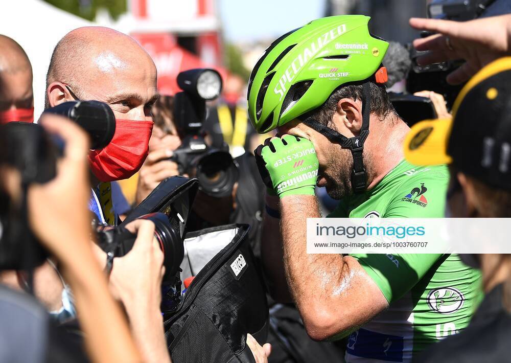 CARCASSONNE, FRANCE - JULY 09 : CAVENDISH Mark (GBR) of DECEUNINCK - QUICK-STEP celebrates the win during stage 13 of the 108th edition of the 2021 Tour de France cycling race, a stage of 219,9 kms between Nimes and Carcassonne. on July 9, 2021 in Carcassonne, France, 9 07 2021 CYCLISME : Tour de France 2021 - Etape 13 - Nimes to Carcassonne - 09 07 2021 PHOTONEWS PANORAMIC