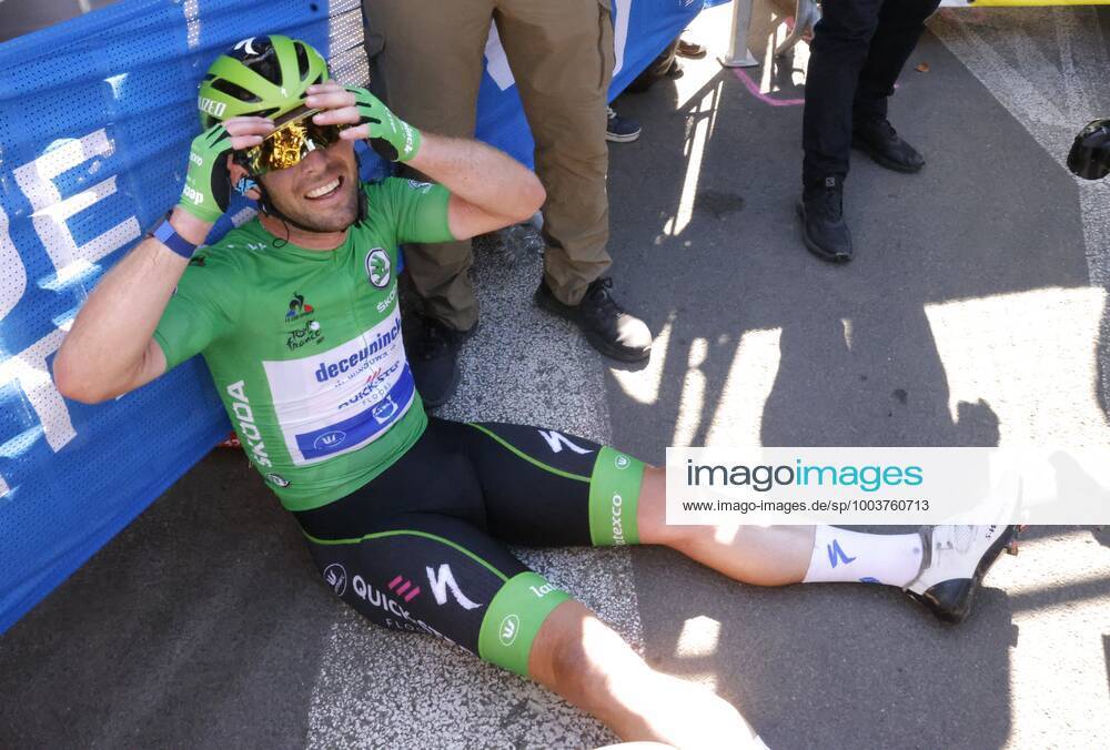 CARCASSONNE, FRANCE - JULY 09 : CAVENDISH Mark (GBR) of DECEUNINCK - QUICK-STEP celebrates the win during stage 13 of the 108th edition of the 2021 Tour de France cycling race, a stage of 219,9 kms between Nimes and Carcassonne. on July 9, 2021 in Carcassonne, France, 9 07 2021 CYCLISME : Tour de France 2021 - Etape 13 - Nimes to Carcassonne - 09 07 2021 PHOTONEWS PANORAMIC