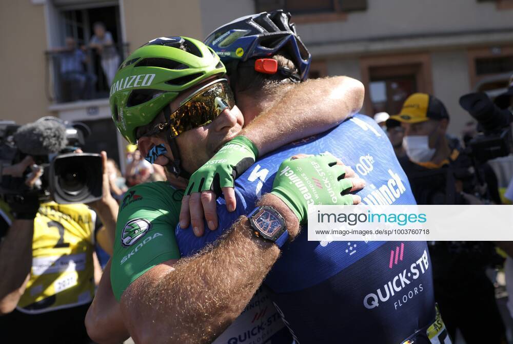 CARCASSONNE, FRANCE - JULY 09 : CAVENDISH Mark (GBR) of DECEUNINCK - QUICK-STEP celebrates the win during stage 13 of the 108th edition of the 2021 Tour de France cycling race, a stage of 219,9 kms between Nimes and Carcassonne. on July 9, 2021 in Carcassonne, France, 9 07 2021 CYCLISME : Tour de France 2021 - Etape 13 - Nimes to Carcassonne - 09 07 2021 PHOTONEWS PANORAMIC