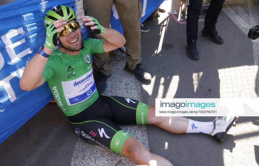 CARCASSONNE, FRANCE - JULY 09 : CAVENDISH Mark (GBR) of DECEUNINCK - QUICK-STEP celebrates the win during stage 13 of the 108th edition of the 2021 Tour de France cycling race, a stage of 219,9 kms between Nimes and Carcassonne. on July 9, 2021 in Carcassonne, France, 9 07 2021 CYCLISME : Tour de France 2021 - Etape 13 - Nimes to Carcassonne - 09 07 2021 PHOTONEWS PANORAMIC