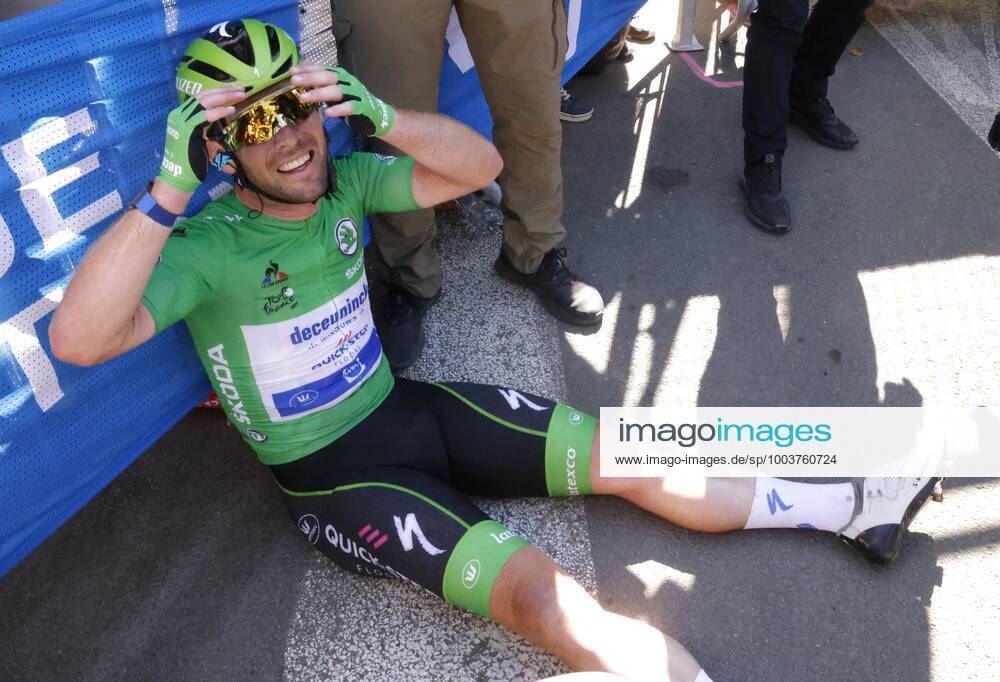 CARCASSONNE, FRANCE - JULY 09 : CAVENDISH Mark (GBR) of DECEUNINCK - QUICK-STEP celebrates the win during stage 13 of the 108th edition of the 2021 Tour de France cycling race, a stage of 219,9 kms between Nimes and Carcassonne. on July 9, 2021 in Carcassonne, France, 9 07 2021 CYCLISME : Tour de France 2021 - Etape 13 - Nimes to Carcassonne - 09 07 2021 PHOTONEWS PANORAMIC