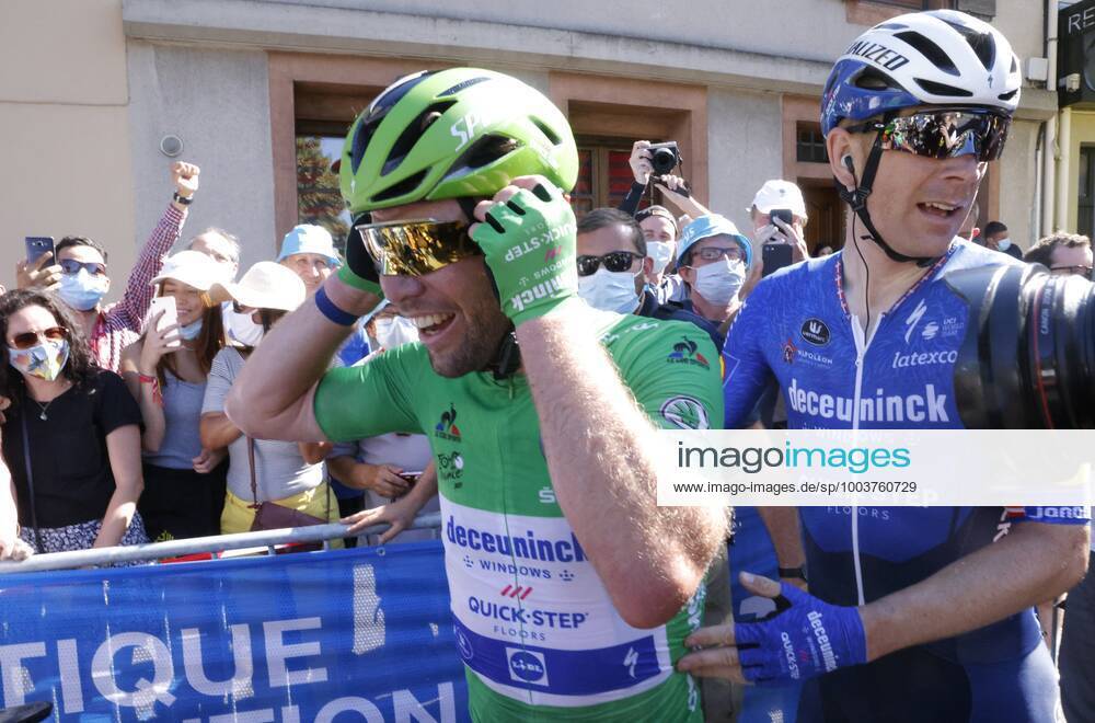 CARCASSONNE, FRANCE - JULY 09 : CAVENDISH Mark (GBR) of DECEUNINCK - QUICK-STEP celebrates the win during stage 13 of the 108th edition of the 2021 Tour de France cycling race, a stage of 219,9 kms between Nimes and Carcassonne. on July 9, 2021 in Carcassonne, France, 9 07 2021 CYCLISME : Tour de France 2021 - Etape 13 - Nimes to Carcassonne - 09 07 2021 PHOTONEWS PANORAMIC