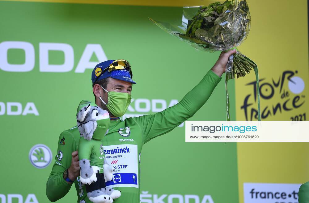 CARCASSONNE, FRANCE - JULY 09 : CAVENDISH Mark (GBR) of DECEUNINCK - QUICK - STEP pictured with the green jersey during the podium ceremony during stage 13 of the 108th edition of the 2021 Tour de France cycling race, a stage of 219,9 kms between Nimes and Carcassonne. on July 9, 2021 in Carcassonne, France, 9 07 2021 CYCLISME : Tour de France 2021 - Etape 13 - Nimes to Carcassonne - 09 07 2021 PHOTONEWS PANORAMIC
