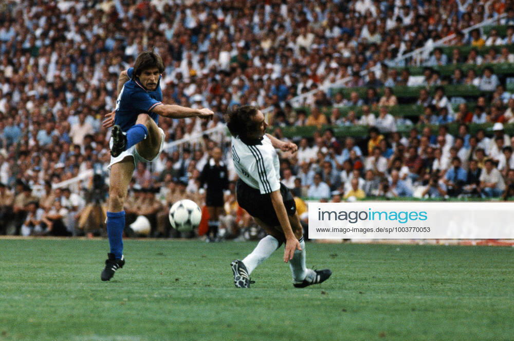 11 07 82 Italy Germany Spain, Madrid, 11 07 1982, Football, FIFA World Cup 1982 in Spain, Final, Italy FRG Germany DFB 3 1 v l Gabriele Oriali Italy , Uli Stielike Germany