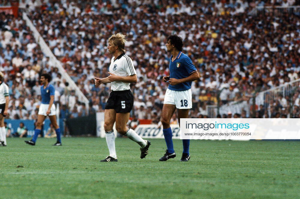 11 07 82 Italy Germany Spain, Madrid, 11 07 1982, Football, FIFA World Cup 1982 in Spain, Final, Italy FRG Germany DFB 3 1 v l Bernd Förster Germany , Alessandro Altobelli Italy