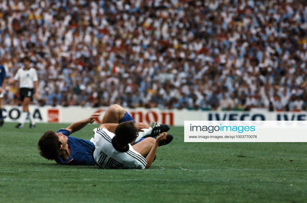 11 07 82 Italy Germany Spain, Madrid, 11 07 1982, Football, FIFA World Cup 1982 in Spain, Final, Italy FRG Germany DFB 3 1 v l Gabriele Oriali Italy , Uli Stielike Germany