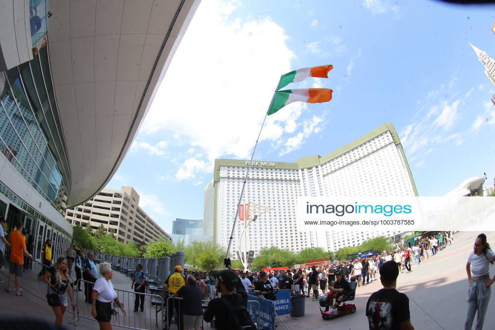 UFC 264, T-Mobile Arena, Las Vegas, Nevada, USA 10 7 2021 Dustin Poirier vs Conor McGregor A view of an Irish flag outside the arena ahead of the fight A view of an Irish flag outside the arena ahead of the fight 10 7 2021