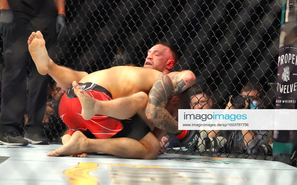 UFC 264, T-Mobile Arena, Las Vegas, Nevada, USA 10 7 2021 Dustin Poirier vs Conor McGregor Dustin Poirier in action against Conor McGregor Dustin Poirier in action against Conor McGregor 10 7 2021