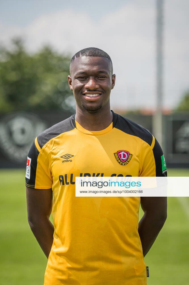 Agyemang Diawusie SG Dynamo Dresden 2 BL, porträttermin 2021 2022