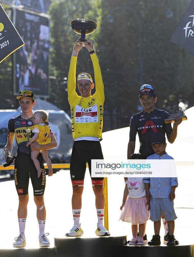 PARIS, FRANCE - JULY 18 : POGACAR Tadej (SLO) of UAE TEAM EMIRATES, VINGEGAARD Jonas (DEN) of JUMBO-VISMA and CARAPAZ Richard (ECU) of INEOS GRENADIERS during stage 21 of the 108th edition of the 2021 Tour de France cycling race, the stage of 108,4 kms between Chatou and finish at the Champs Elysees in Paris. on July 18, 2021 in Paris, France, 18 07 2021 CYCLISME : Tour de France 2021 - Etape 21 - Chatou to Champs Elysees - 18 07 2021 PHOTONEWS PANORAMIC