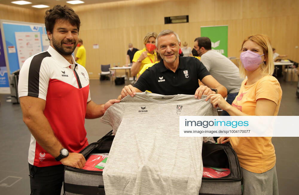 PARALYMPICS - OEPC, equipping Tokyo 2020 VIENNA,AUSTRIA,21.JUL.21 - PARALYMPICS - OEPC, equipping Paralympic Summer Games Tokyo 2020. Image shows Markus Swoboda (AUT), Michael Klimitsch and Barbara Leitner (Erima). GEPAxpictures xWalterxLuger