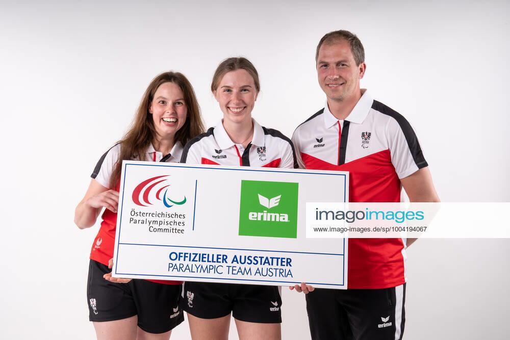 PARALYMPICS - OEPC, equipping Tokyo 2020 VIENNA,AUSTRIA,21.JUL.21 - PARALYMPICS - OEPC, equipping Paralympic Summer Games Tokyo 2020. Image shows Julia Sciancalepore, Valentina Strob and Bernd Brugger (AUT). GEPAxpictures xJohannesxFriedl