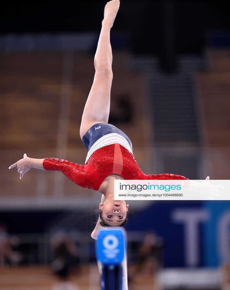 (210728) -- TOKYO, July 28, 2021 -- Sunisa Lee of the United States competes in the balance beam of the artistic gymnastics women s team final at the Tokyo 2020 Olympic Games, Olympische Spiele, Olympia, OS in Tokyo, Japan, July 27, 2021. ) (TOKYO2020)XHTP-JAPAN-TOKYO-OLY-ARTISTIC GYMNASTICS-WOMEN S TEAM-FINAL CaoxCan