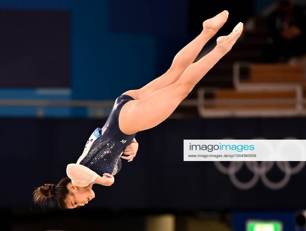 (210729) -- TOKYO, July 29, 2021 -- Sunisa Lee of the United States competes in the floor exercise competition of the artistic gymnastics women s all-around final at the Tokyo 2020 Olympic Games, Olympische Spiele, Olympia, OS in Tokyo, Japan, July 29, 2021. ) (TOKYO2020)JAPAN-TOKYO-OLY-ARTISTIC GYMNASTICS-WOMEN S ALL-AROUND ChengxMin