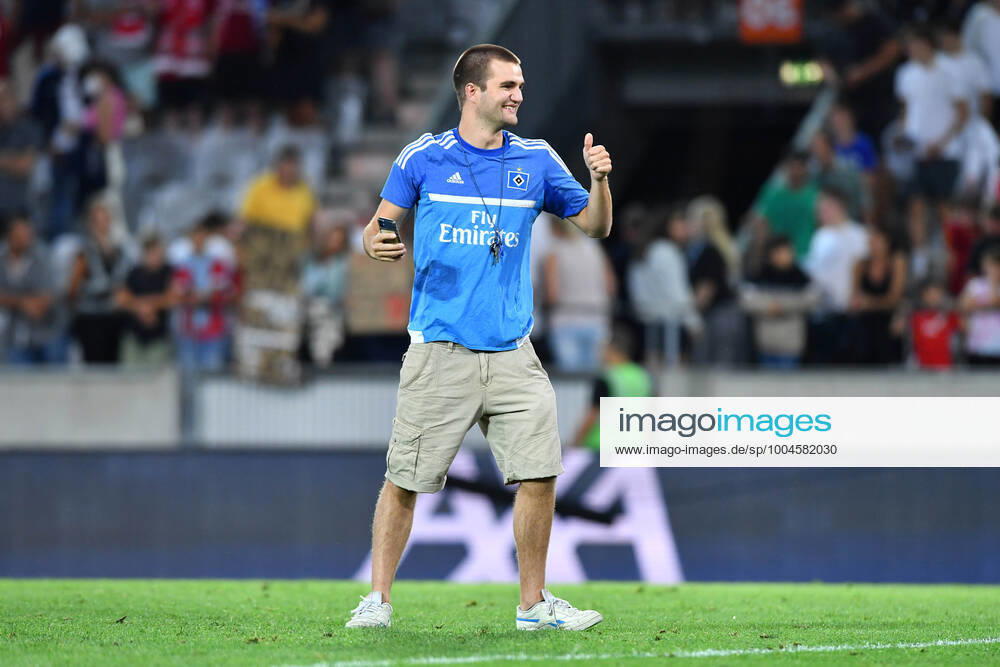 Football test match FC Liverpool Hertha BSC Berlin on 29 07 2021 at Tivoli Stadium in Innsbruck streaker with HSV Hamburg jersey DFB regulations prohibit any use of photographs as image sequences and or quasi video