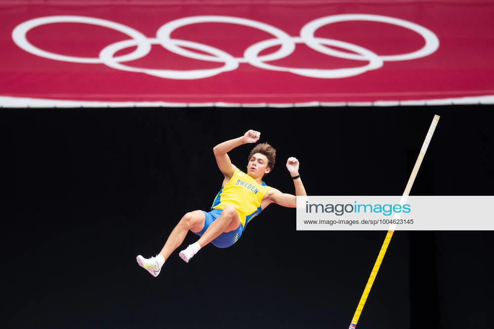 Armand Duplantis of Sweden competes in pole vault qualification during day 8 of the Tokyo 2020 Olympic Games on July 31, 2021 in Tokyo Photo Daniel Stiller BILDBYRAN kod DS JM0179 bbeng athletics athletics athletics olympic games olympics os ol olympiska spel olympiske leker tokyo2020 tokyo 2020 tokyo os tokyo ol,