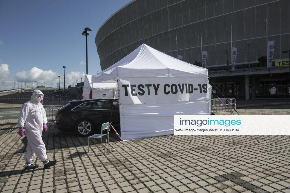 Drive & Go-Thru mobile tent for testing for the coronavirus as a part of the action Keep safe the Medics in Wroclaw Drive & Go-Thru mobile tent for testing for the coronavirus as a part of the action Keep safe the Medics provide free of charge tests for medics on May 12, 2020 in Wroclaw, Poland. There is also a possibility of making commercial tests for all those who want to get tested EN_01428357_0003