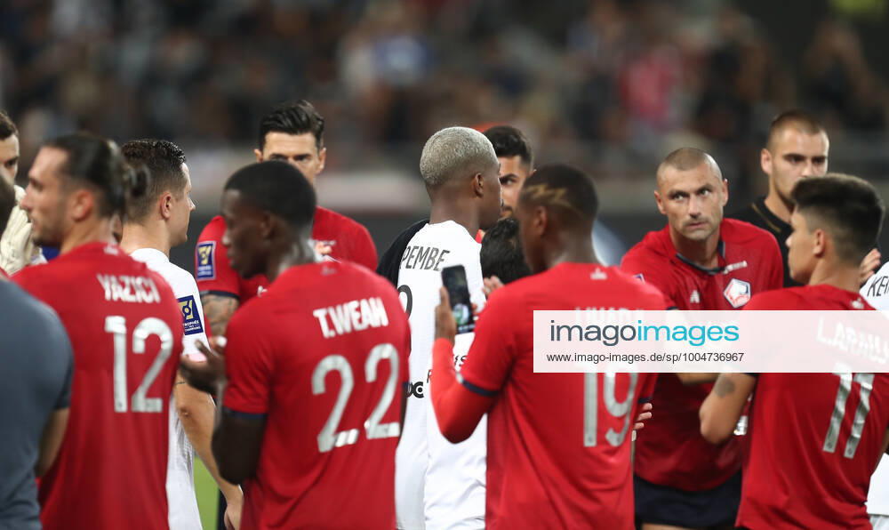 French Super Cup 2021 (Trophee Des Champions) - PSG Vs Lille Lille s players celebrate with the trophy after winning the French Champions Trophy (Trophee des Champions) final football match between Paris Saint-Germain (PSG) and Lille (LOSC) at the Bloomfield Stadium in Tel Aviv, Israel, on August 1, 2021 Tel Aviv Israel jebarah-notitle210801_npMCg