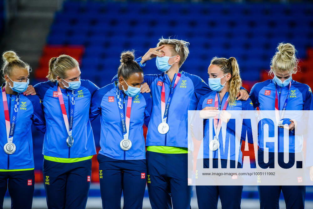 Hanna Bennison, Jonna Andersson, Madelen Janogy, Lina Hurtig, Kosovare Asllani and Sofia Jakobsson of Sweden look dejected on the podium during the medal ceremony after the womens football final during day 14 of the Tokyo 2020 Olympic Games on August 6, 2021 in Tokyo Photo Carl Sandin IMAGE BUSINESS code CS DS0190 football football soccer football olympic games olympics os ol olympic games olympic games tokyo2020 tokyo 2020 tokyo os tokyo ol bbeng sweden sweden canada canada final,