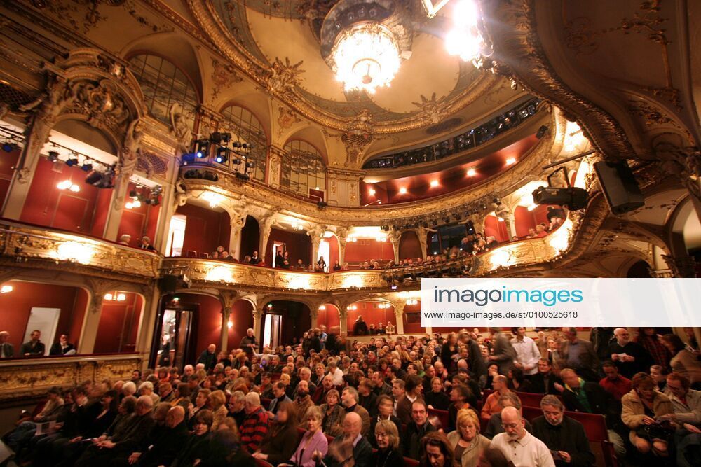 8 Concert Spectator, audience, fans at Ingrid Caven in the Berliner Ensemble, interior, interior view, hall, interior, interior design, architecture, rows of chairs, seating, seats, seats, theatre, Berlin Germany, Germany