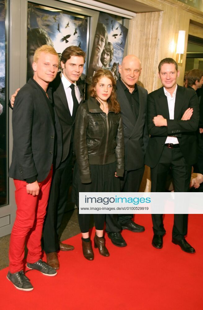 30her cinema by Robert Stadlober, Daniel Brühl, Paula Kalenberg, Christian Redl and Marco Kreuzpainter at the German premiere of Krabat in the Lichtburg Essen, red carpet, red carpet, actor, cinema tv, cinema, Essen NRW Germany, Germany