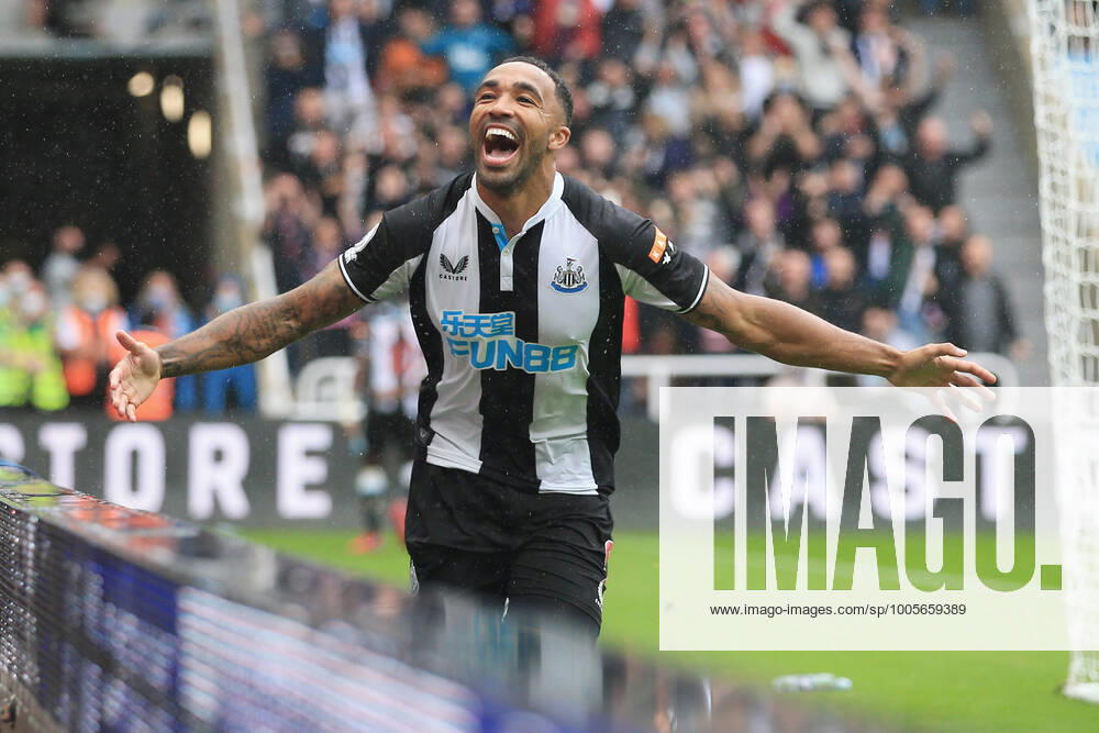 Fußball Premier League Newcastle United v West Ham United 15. August 2021 Premier League Newcastle United v West Ham United Callum Wilson von Newcastle United jubelt nach seinem ersten Tor Foto Simon Stacpoole Abseits Newcastle upon Tyne UK