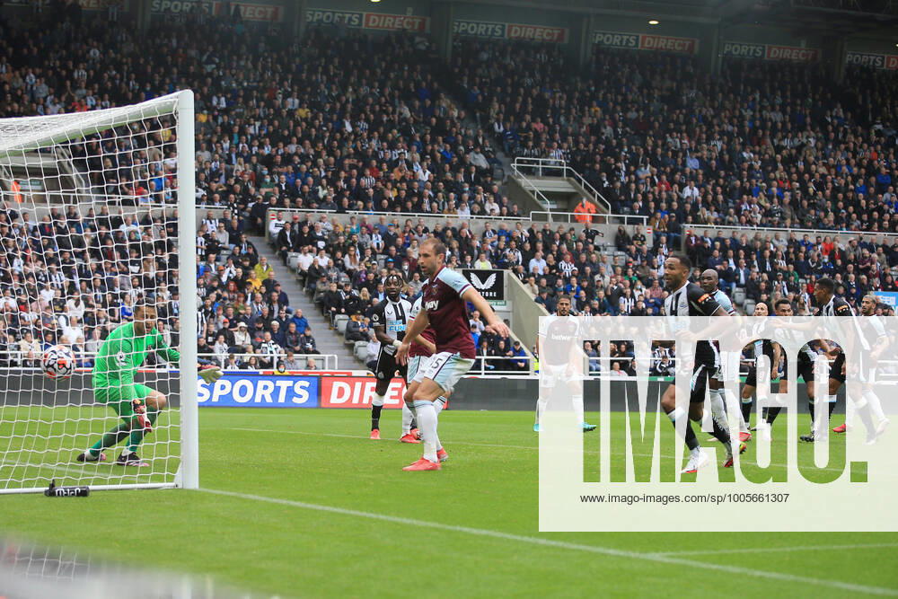 Fußball Premier League Newcastle United v West Ham United 15. August 2021 Premier League Newcastle United v West Ham United Jacob Murphy von Newcastle United R erzielt das zweite Tor Foto Simon Stacpoole Abseits Newcastle upon Tyne UK