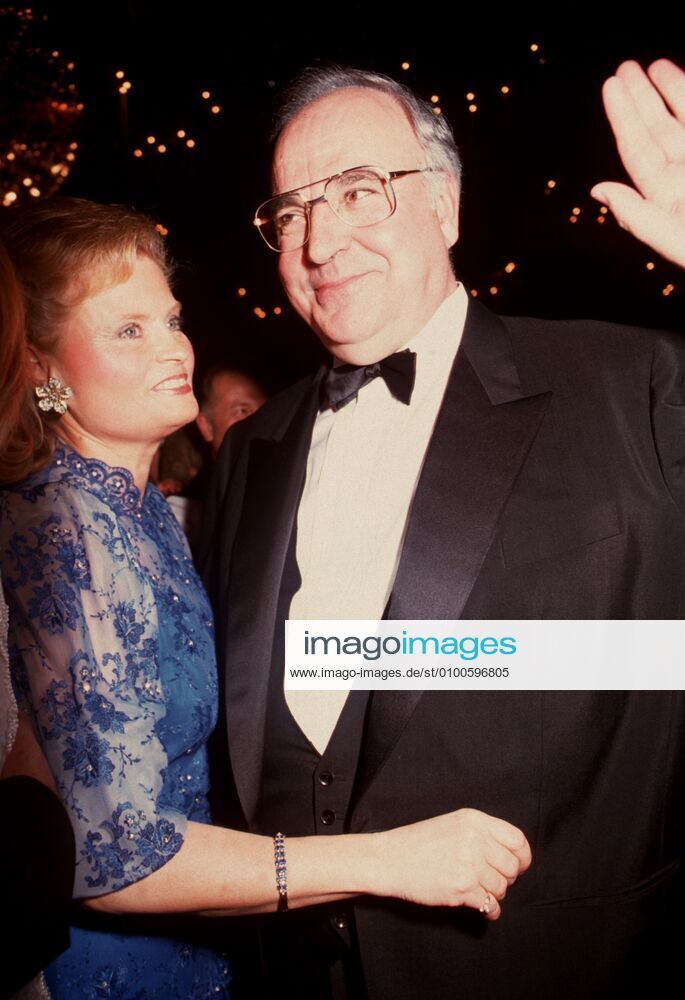 1 Press Ball Couple Helmut and Hannelore Kohl, at the Federal Press Ball, Chancellor and wife, man, wife, husband, couple, dance, politician, politics, chancellor, wife, Berlin Germany, Germany