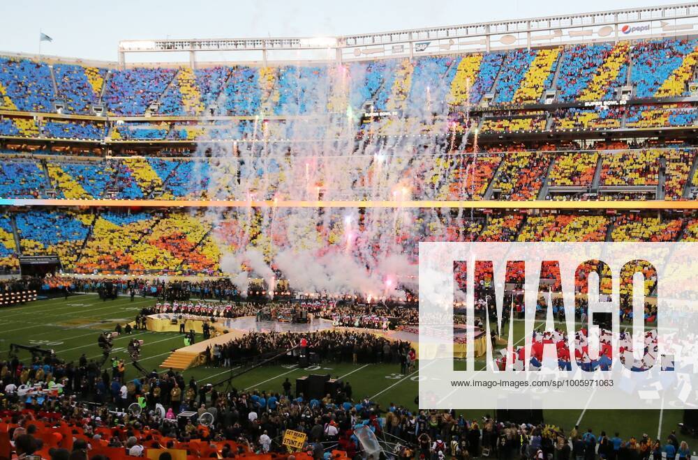 Mandatory Credit: Photo by BPI Shutterstock (5584643v) Coldplay NFL, American Football Herren, USA 2015 16 Superbowl 50 Denver Broncos v Carolina Panthers Levi s Stadium, Santa Clara, America - 07 Feb 2016 NFL Super Bowl 50 Denver Broncos beat the Carolina Panthers. Coldplay with lead singer Chris Martin perform at half time with Beyonce Knowles and Bruno Mars. NFL 2015 16 Superbowl 50 Denver Broncos v Carolina Panthers Levi s Stadium, Santa Clara, America - 07 Feb 2016